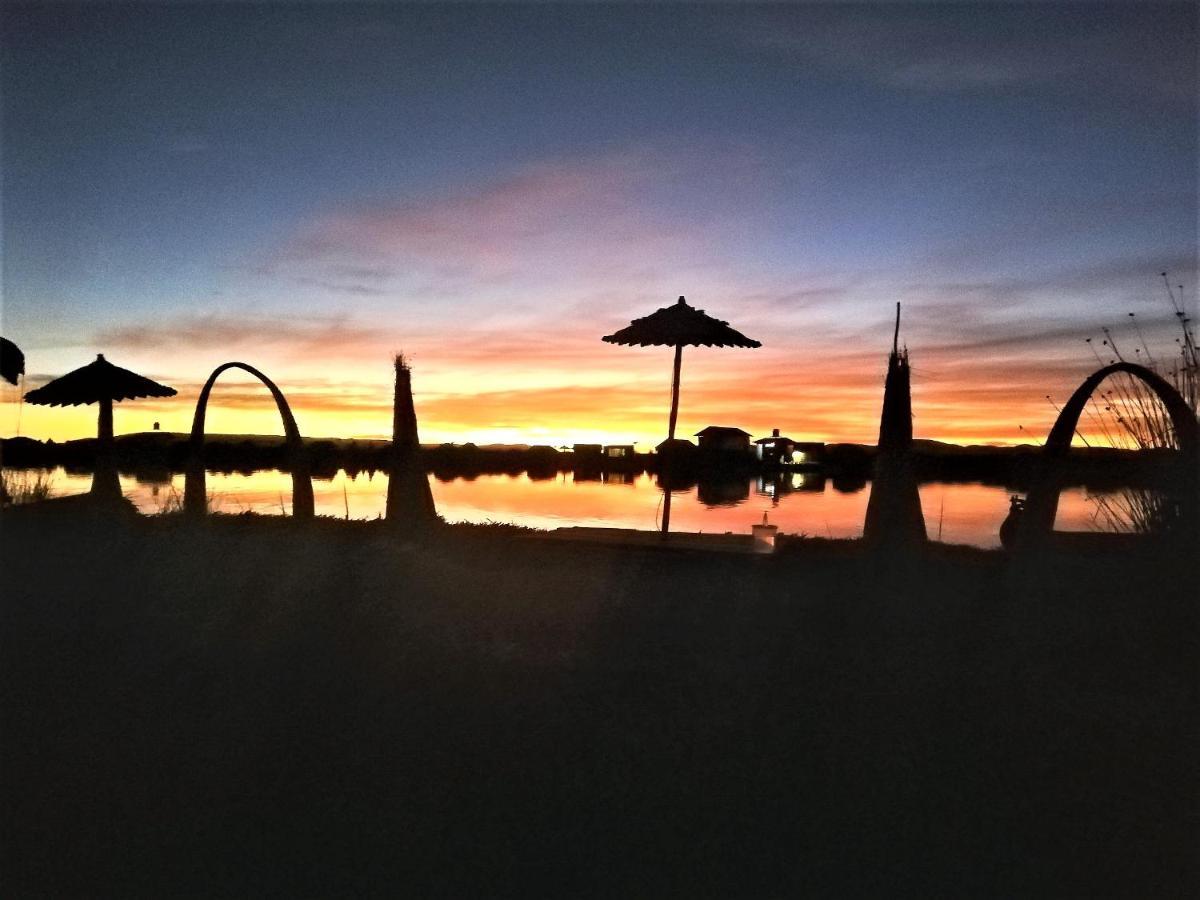 Villa Titicaca Habitacion Panoramica Vista Al Amanecer Puno Exterior foto