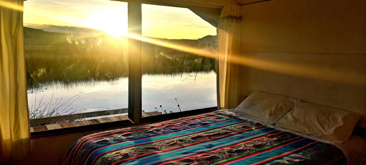 Villa Titicaca Habitacion Panoramica Vista Al Amanecer Puno Exterior foto